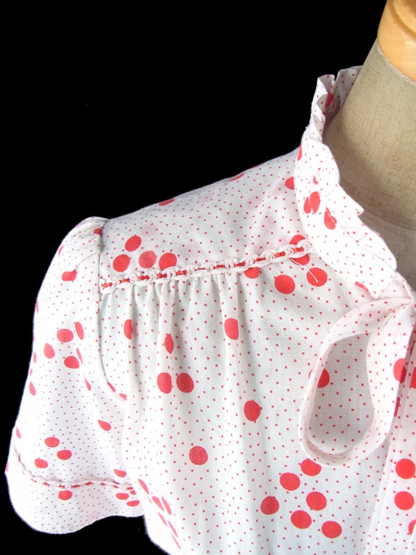 ヨーロッパ古着 フランス買い付け 60年代製 ホワイト X レッド 水玉 リボン レーステープ装飾 ワンピース 17FC312