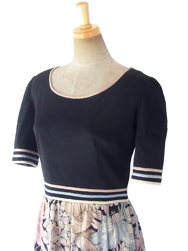 ヨーロッパ古着 フランス買い付け 60年代製 ブラック X 花柄 生地切り返し パイピング ヴィンテージ ワンピース 17FC325