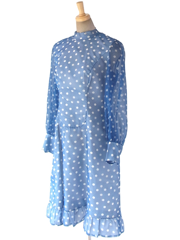 ヨーロッパ古着 フランス買い付け 70年代製 上品な光沢を放つ水色 X ホワイト 水玉 シフォン生地 ヴィンテージ ワンピース 17FC500