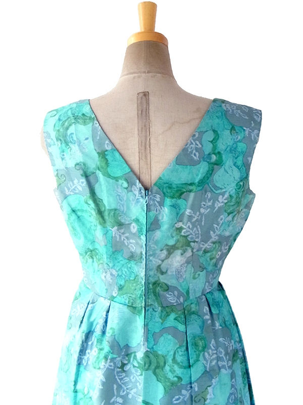 ヨーロッパ古着 ロンドン買い付け 60年代製 光沢のある水色 X グレイ 花柄プリント ヴィンテージ ドレス 17OM117