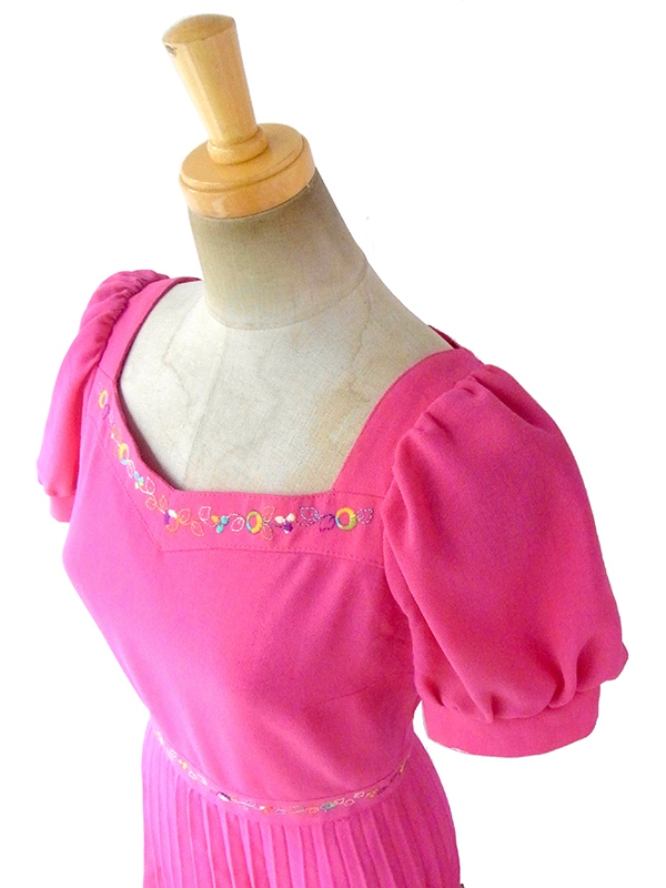 ヨーロッパ古着 ロンドン買い付け 60年代製 マゼンダ X 花柄刺繍 パフスリーブ プリーツ ワンピース 17OM505