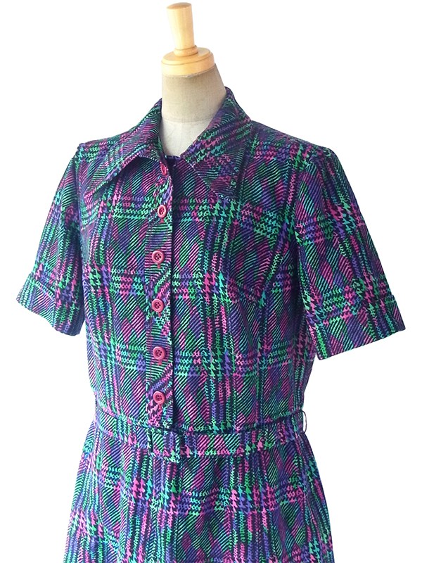 ヨーロッパ古着 ロンドン買い付け 70年代製 グリーン・ピンク・パープル X レトロ柄 共布ベルト付き ヴィンテージ ワンピース