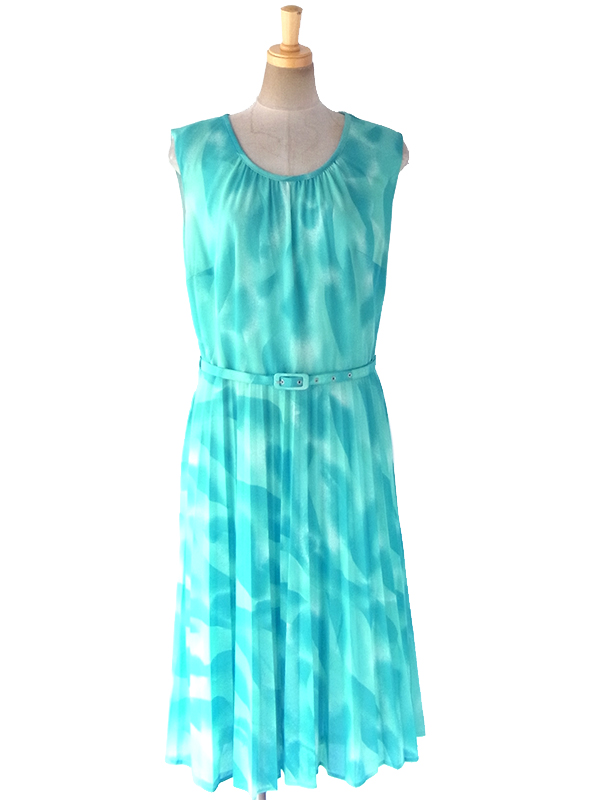 ヨーロッパ古着 ロンドン買い付け 70年代製 水色 X レトロ模様 ベルト付き アンブレラプリーツ ワンピース 18BS002