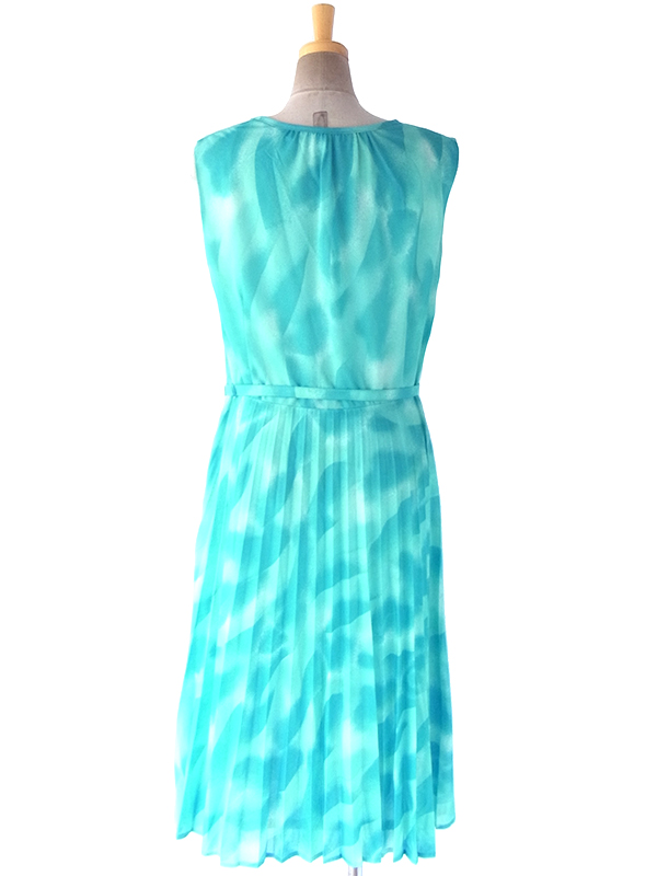 ヨーロッパ古着 ロンドン買い付け 70年代製 水色 X レトロ模様 ベルト付き アンブレラプリーツ ワンピース 18BS002