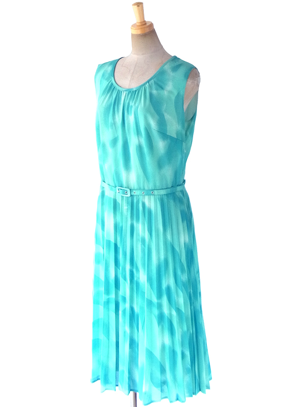 ヨーロッパ古着 ロンドン買い付け 70年代製 水色 X レトロ模様 ベルト付き アンブレラプリーツ ワンピース 18BS002