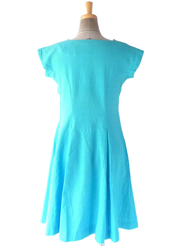 ヨーロッパ古着 ロンドン買い付け 60年代製 水色 X ホワイト刺繍・ラインストーン リボン付き ヴィンテージ ワンピース