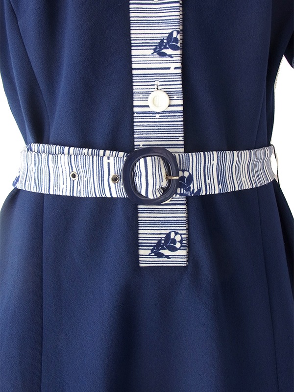 ヨーロッパ古着 ロンドン買い付け 70年代製 ネイビー X ホワイト 花柄・ボーダー 共布ベルト付き ヴィンテージ ワンピース 18BS104