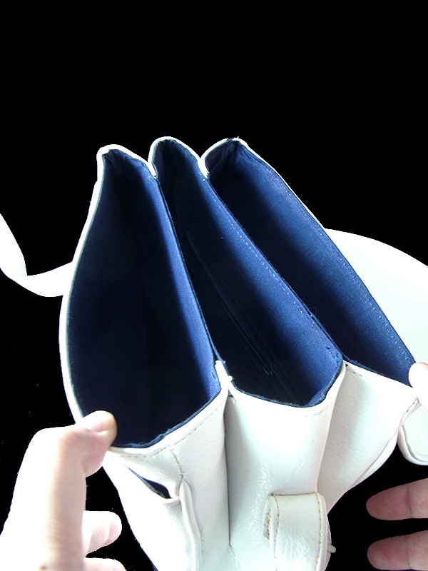 【ヨーロッパ古着】ロンドン買い付け ホワイト X ゴールド装飾 ヴィンテージ レザー ショルダー バッグ 18BS324【レトロ】