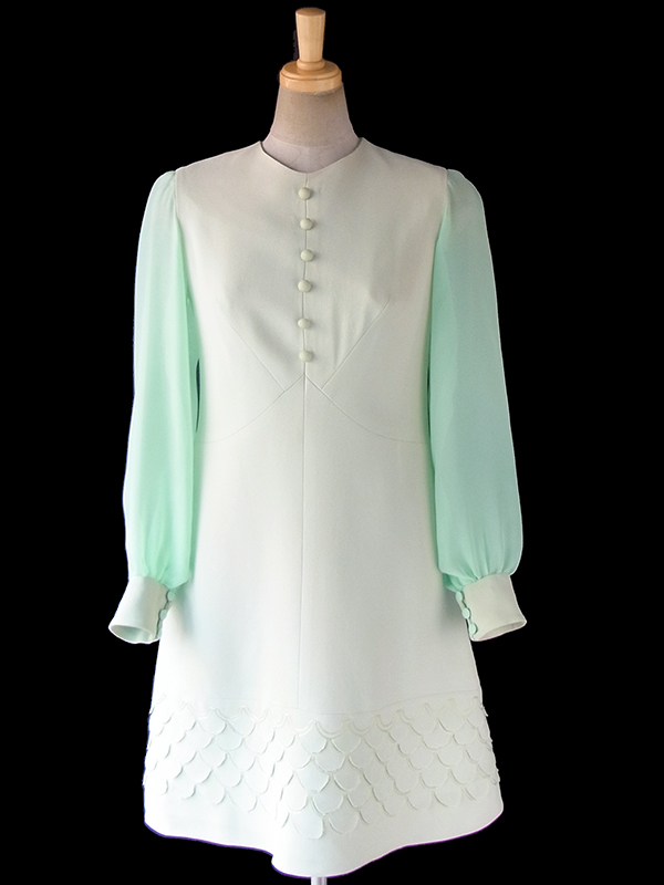 ヨーロッパ古着 フランス買い付け 70年代製 ペールグリーン X スカラップ装飾・シフォン生地袖  ワンピース 18FC008