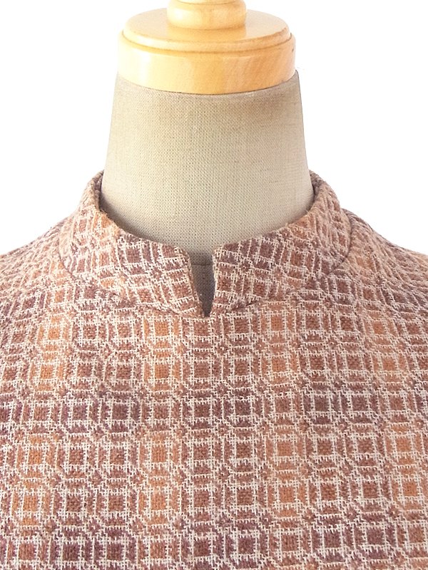 ヨーロッパ古着 フランス買い付け ６０年代製 オレンジ・ブラウン X 幾何学プリント ゴールドボタン モックネック ワンピース 18FC100