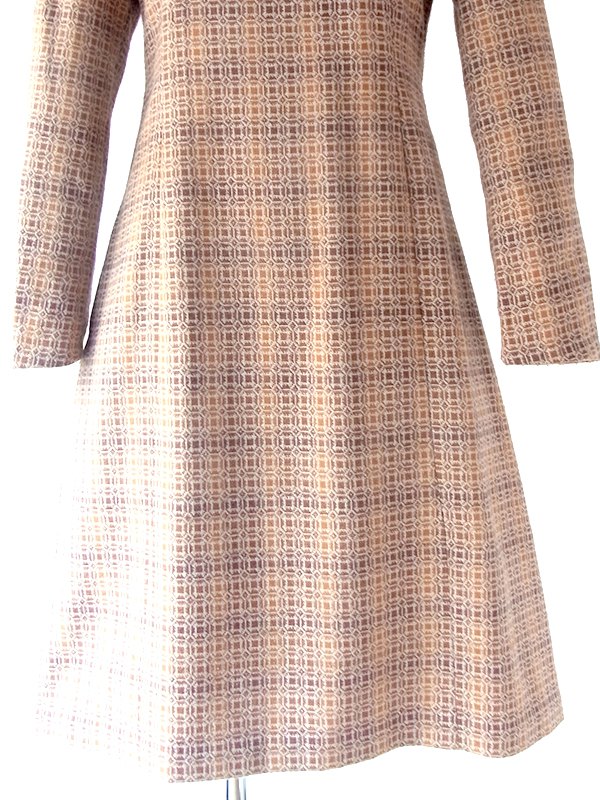 ヨーロッパ古着 フランス買い付け ６０年代製 オレンジ・ブラウン X 幾何学プリント ゴールドボタン モックネック ワンピース 18FC100