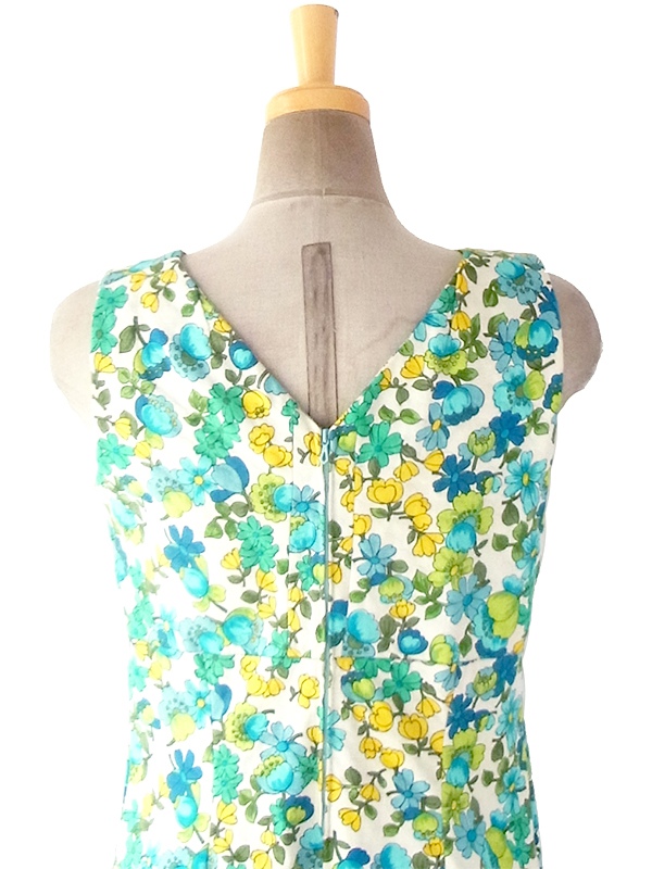 ヨーロッパ古着 フランス買い付け 60年代製 ホワイト X 涼やかな花柄 円形が控えめに浮かぶ生地 ワンピース 18FC261