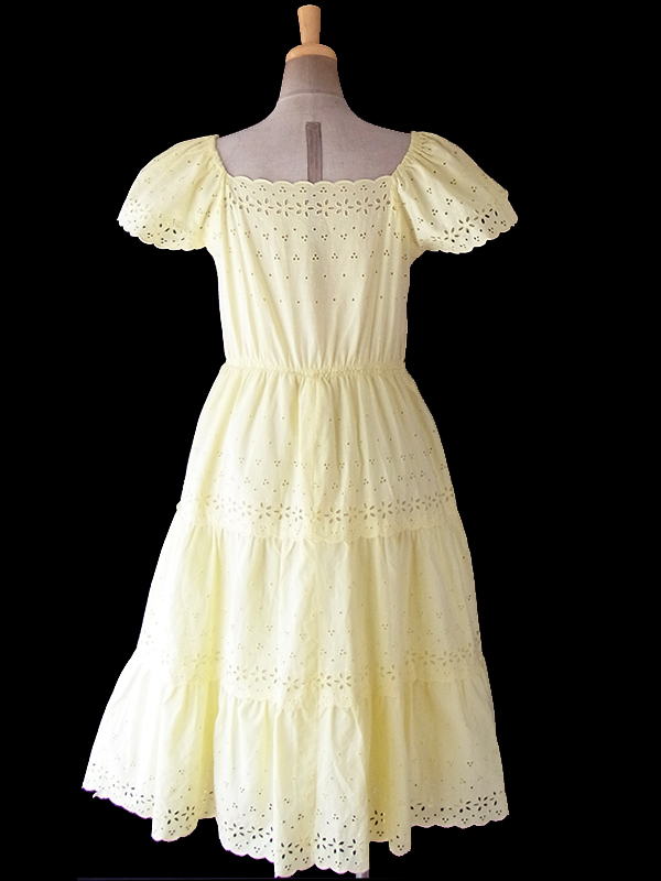 ヨーロッパ古着 フランス買い付け 60年代製 淡いイエロー X 花柄カットレース パフスリーブ ティーアド ワンピース 18FC301