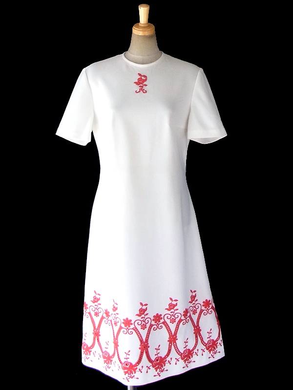 ヨーロッパ古着 ロンドン買い付け 70年代製 ホワイト X レッド 花柄カットワーク刺繍 ヴィンテージ ワンピース 18OM105