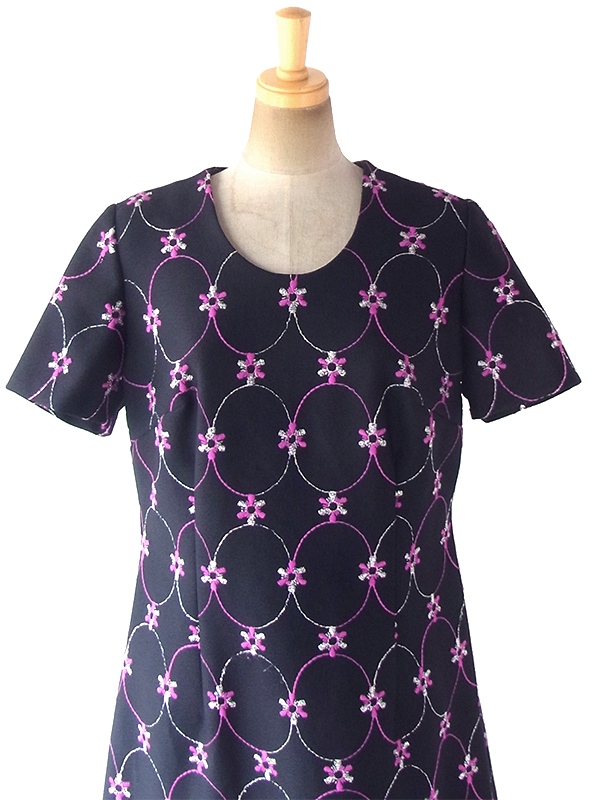 ヨーロッパ古着 ロンドン買い付け 70年代製 ブラック X パープル・シルバーラメ糸 花柄・サークル刺繍 ヴィンテージ ワンピース 18OM311