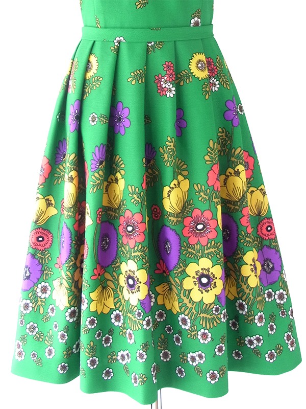 ヨーロッパ古着 ロンドン買い付け 70年代製 グリーン X カラフル レトロ花柄 共布ベルト付き プリーツ ワンピース 20BS010