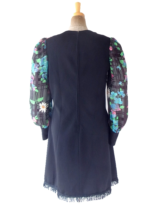 ヨーロッパ古着 フランス買い付け 70年代製 ブラック X カラフル花柄 切り返し 裾元フリンジ ヴィンテージ ワンピース 20FC309