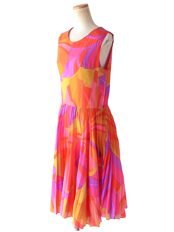 ヨーロッパ古着 ロンドン買付け 70年代製  カラフル レトロサイケ柄 ヴィンテージ プリーツ ワンピース 2OM208