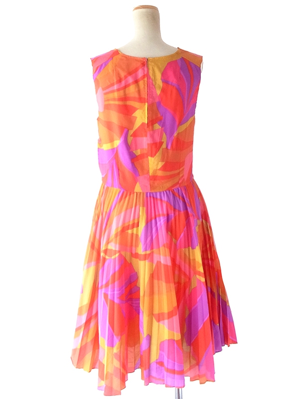 ヨーロッパ古着 ロンドン買付け 70年代製  カラフル レトロサイケ柄 ヴィンテージ プリーツ ワンピース 2OM208