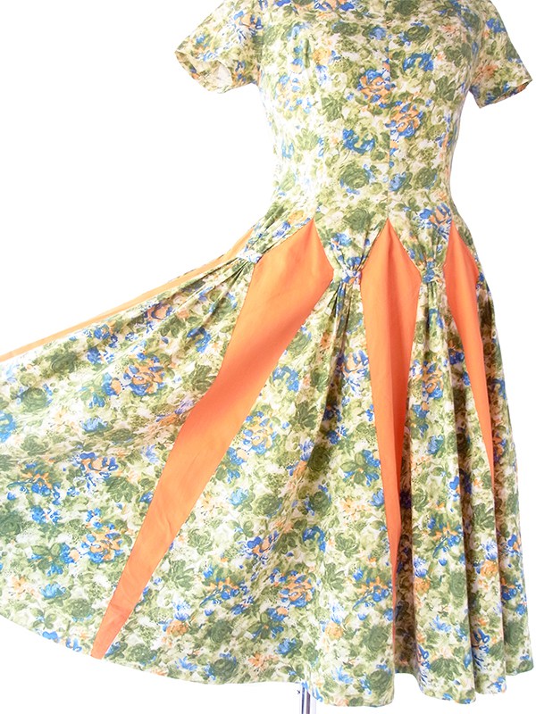 ヨーロッパ古着 ロンドン買い付け 60年代製 グリーン X 花柄 オレンジ生地切り返し ヴィンテージ ワンピース 21BS200