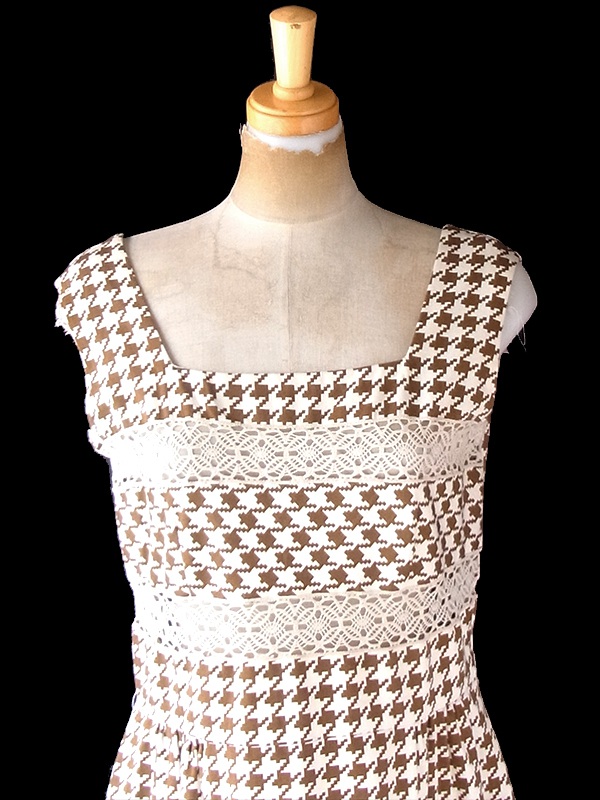 ヨーロッパ古着 ロンドン買い付け 70年代製 アイボリー X ブラウン 千鳥格子 レース ポケット付き ワンピース 21BS203