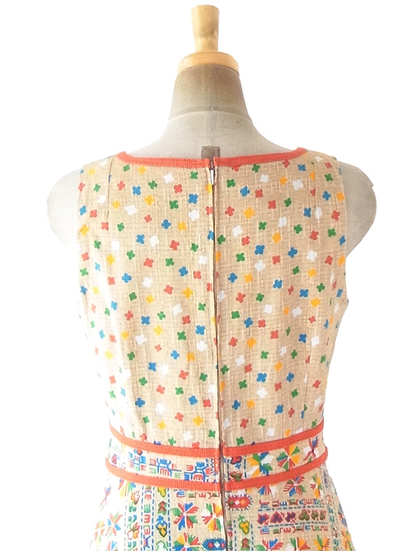 ヨーロッパ古着 フランス買い付け 60年代製 ベージュ X カラフル レトロ柄 オレンジ テープ ワンピース 21FC104