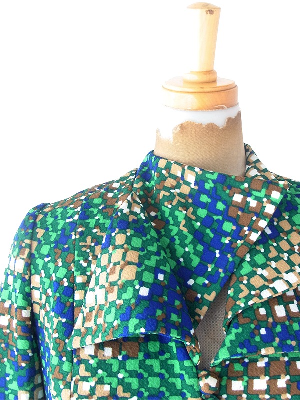 フランス買い付け 70年代製 グリーン X ブルー X ベージュ レトロ柄 ダブル襟 ワンピース 21FC206【ヨーロッパ古着】