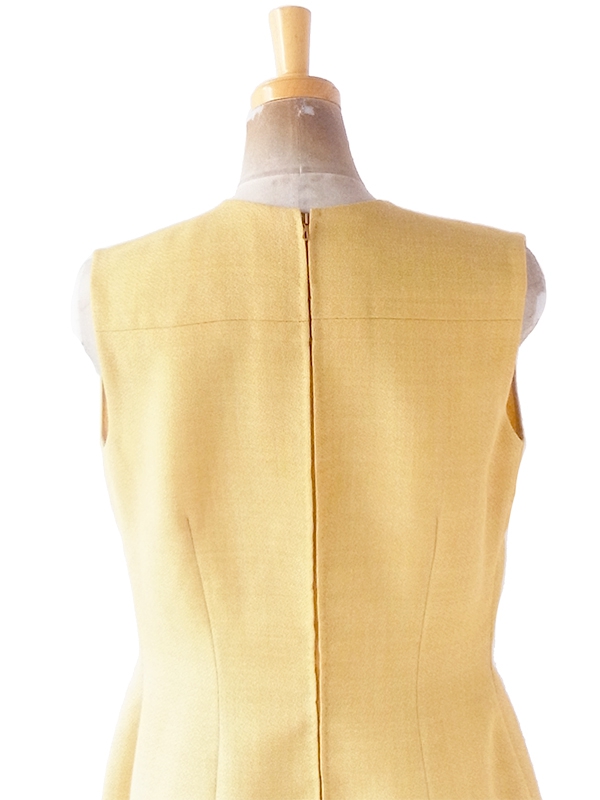 ヨーロッパ古着 フランス買い付け 60年代製 サンドイエロー X シームデザイン 美麗シルエット ヴィンテージ ワンピース 21FC305