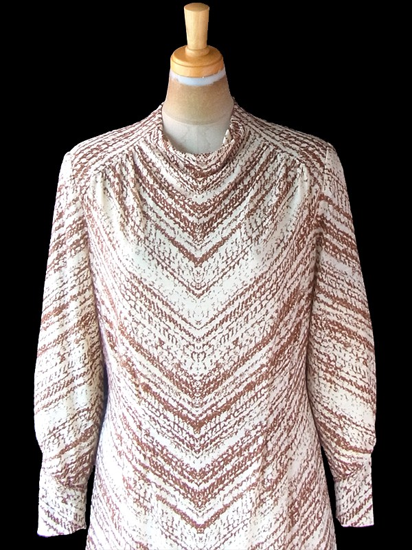 送料無料】 フランス買い付け 70年代製 ライトアイボリー X ブラウン