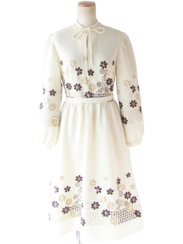 ヨーロッパ古着 ロンドン買い付け 70年代製 アイボリー X ブラウン・ゴールド 刺繍 共布ベルト ワンピース 21OM509