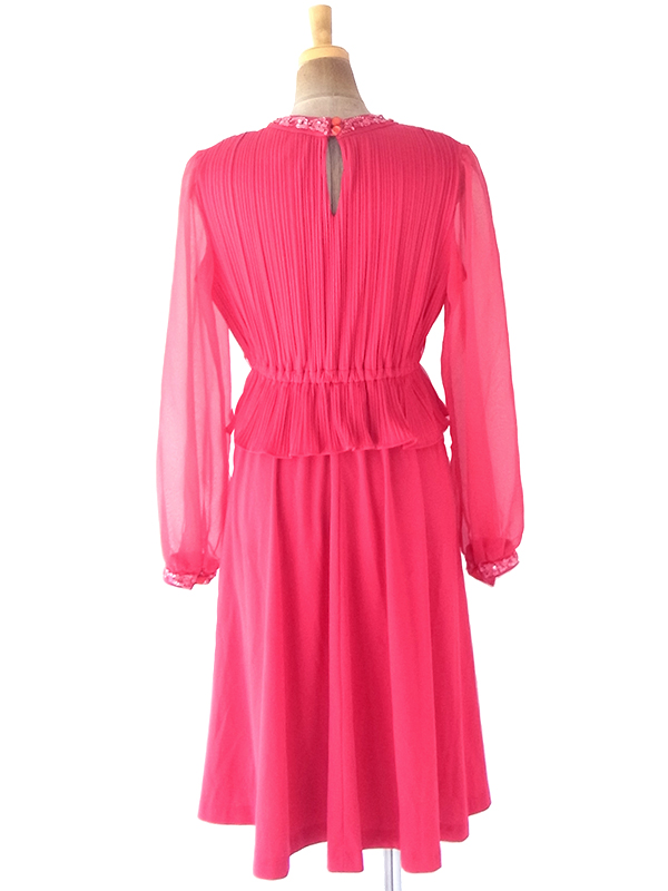 ヨーロッパ古着 ロンドン買い付け 70年代製 マゼンダピンク X ビーズ飾り ペプラム ワンピース 22BS009