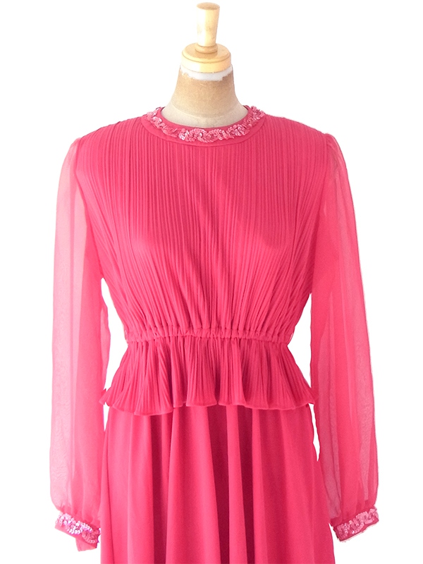 ヨーロッパ古着 ロンドン買い付け 70年代製 マゼンダピンク X ビーズ飾り ペプラム ワンピース 22BS009