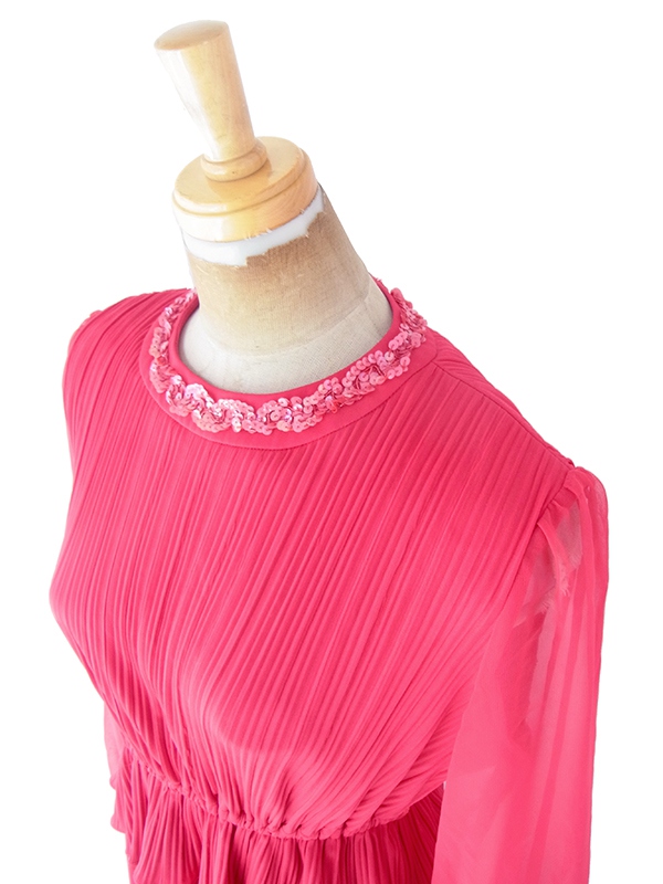 ヨーロッパ古着 ロンドン買い付け 70年代製 マゼンダピンク X ビーズ飾り ペプラム ワンピース 22BS009