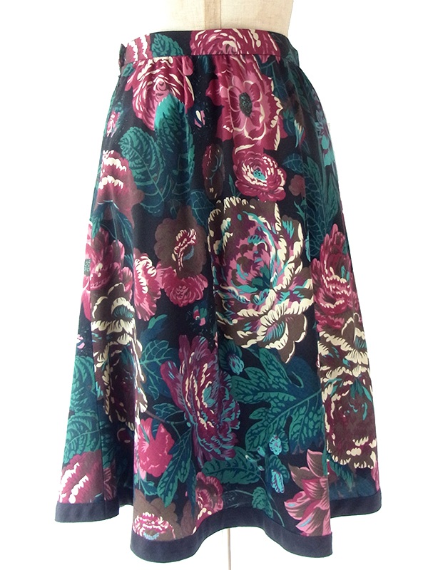 【ヨーロッパ古着】ロンドン買い付け 60年代製 ブラック X カラフル 花柄 ヴィンテージ スカート 21BS130【レトロ】