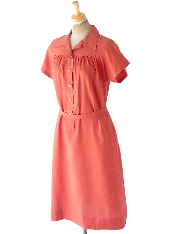 ヨーロッパ古着 フランス買い付け 60年代製 レンガ色 X 共布ベルト付き ヴィンテージ ワンピース 22FC102