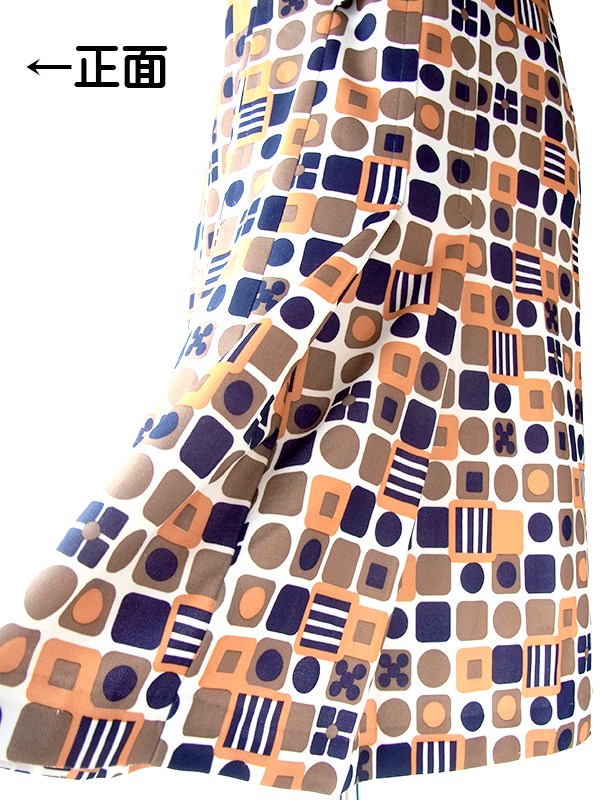 ヨーロッパ古着 フランス買い付け 70年代製 ブラウン・オレンジ・ネイビー レトロ柄 ヴィンテージ ワンピース 22FC206　