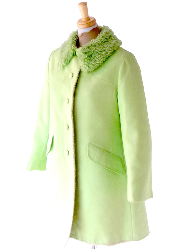 ヨーロッパ古着 フランス買い付け 60年代製 ライムグリーン X 襟・裏地ボア Aライン コート 22FC308
