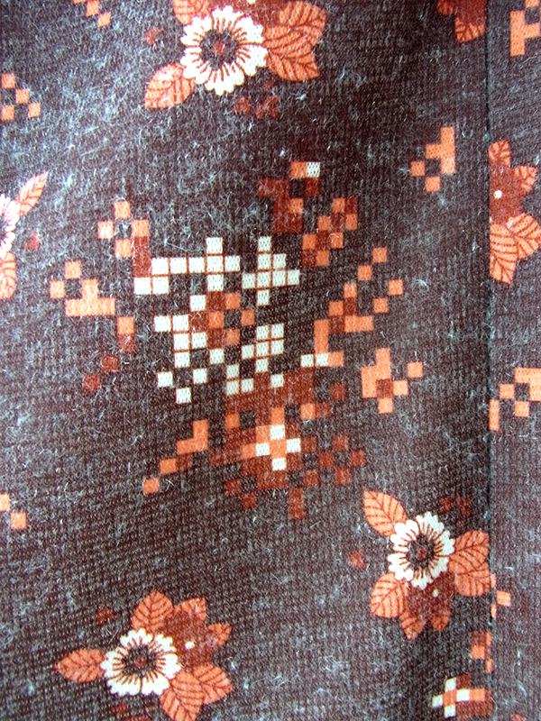 ヨーロッパ古着 フランス買い付け 60年代生 グレージュ X オレンジ 花柄 共布ベルト付き ワンピース 22FC409