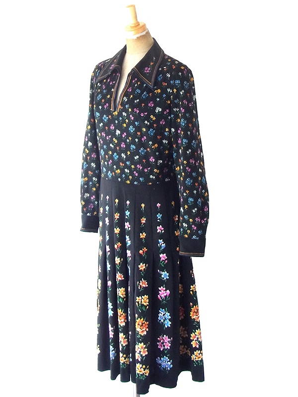 ヨーロッパ古着 ロンドン買い付け 60年代製 ブラック X カラフル 花柄 プリーツ ワンピース 22OM011