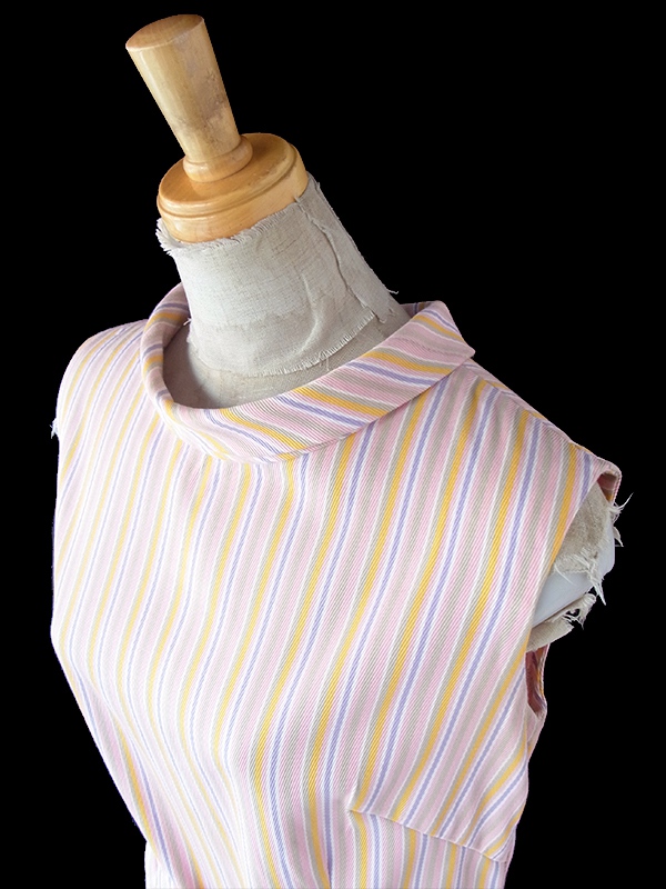 ヨーロッパ古着 フランス買い付け 60年代製 ピンク X カラフル ストライプ ヴィンテージ ワンピース 24FC113