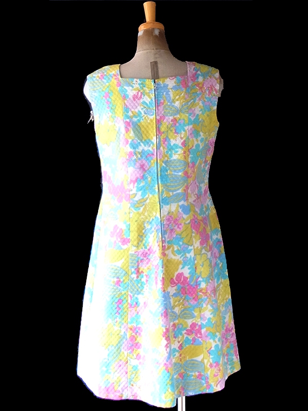 ヨーロッパ古着 フランス買い付け 60年代製 ホワイト X カラフル ボタニカル柄 ポケット付き ワンピース 24FC202