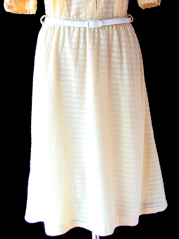 ヨーロッパ古着 ロンドン買い付け 70年代製 ペールイエロー X ボーダー ベルト付き ヴィンテージ ワンピース 24OM019