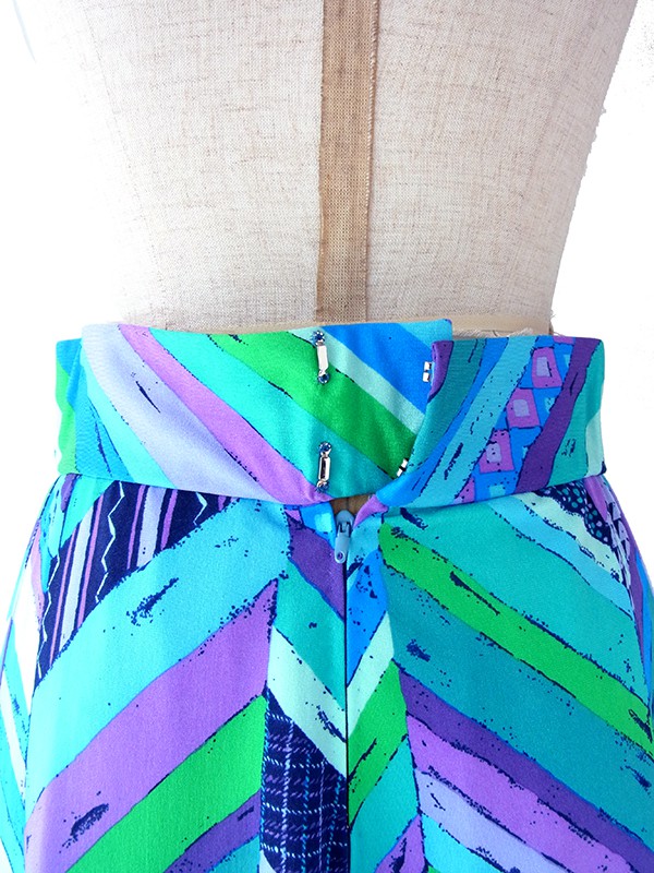 70年代製 ターコイズブルー X カラフルパターン トップス・スカート セットアップ 24WB055