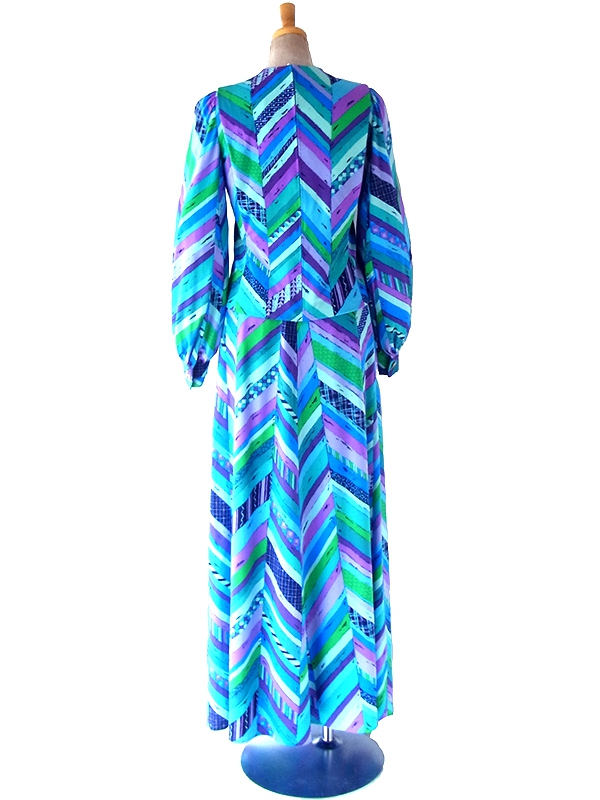 70年代製 ターコイズブルー X カラフルパターン トップス・スカート セットアップ 24WB055