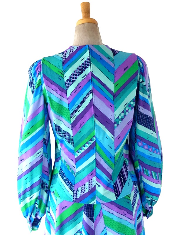 70年代製 ターコイズブルー X カラフルパターン トップス・スカート セットアップ 24WB055