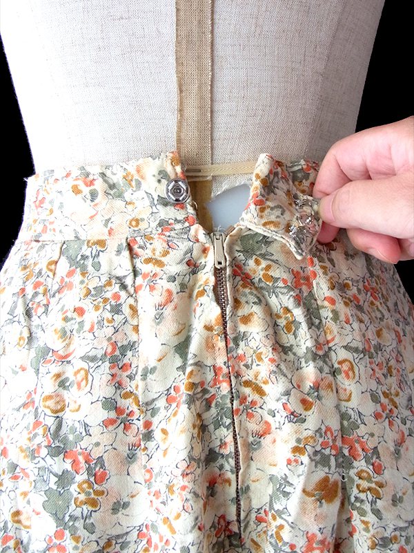 【おとなかわいい】フランス買付け60年代制 ベージュ X 花柄プリント ボックスプリーツ ヴィンテージ スカート 25FC107【レトロ古着】