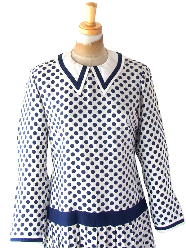 ヨーロッパ古着 フランス買い付け 70年代製 ホワイト X ブルー 水玉 ヴィンテージ ワンピース 25FC114