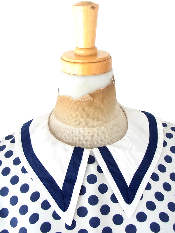 ヨーロッパ古着 フランス買い付け 70年代製 ホワイト X ブルー 水玉 ヴィンテージ ワンピース 25FC114