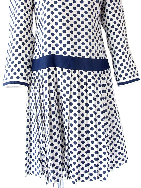 ヨーロッパ古着 フランス買い付け 70年代製 ホワイト X ブルー 水玉 ヴィンテージ ワンピース 25FC114