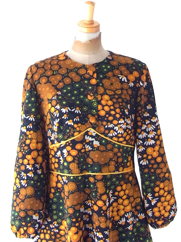 ヨーロッパ古着 フランス買い付け 70年代製 ブラック X カラフル レトロ柄 ヴィンテージ ワンピース 25FC124